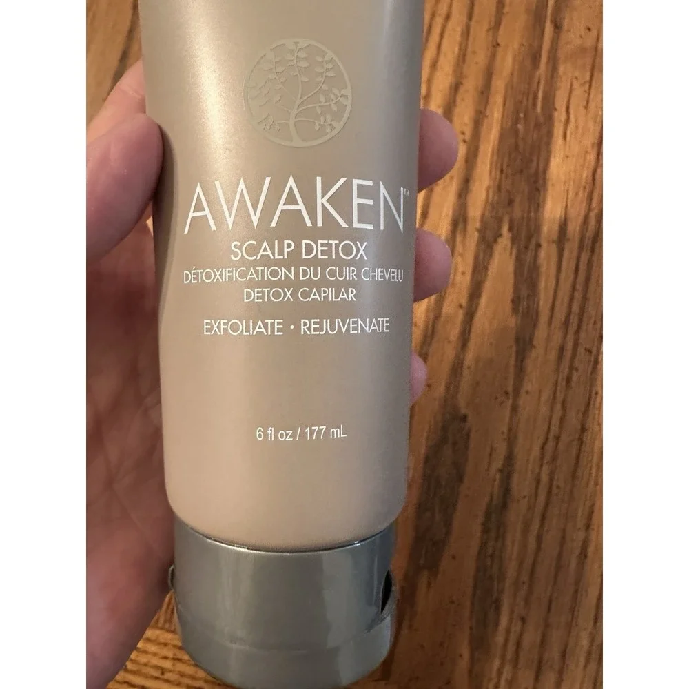 Surface Awaken Scalp Detox 6 oz Hair Treatment Exfoliate Rejuvenate Charcoal